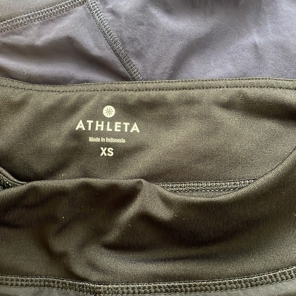 2 pair Athleta track this run short, navy blue/blk - Picture 9 of 11